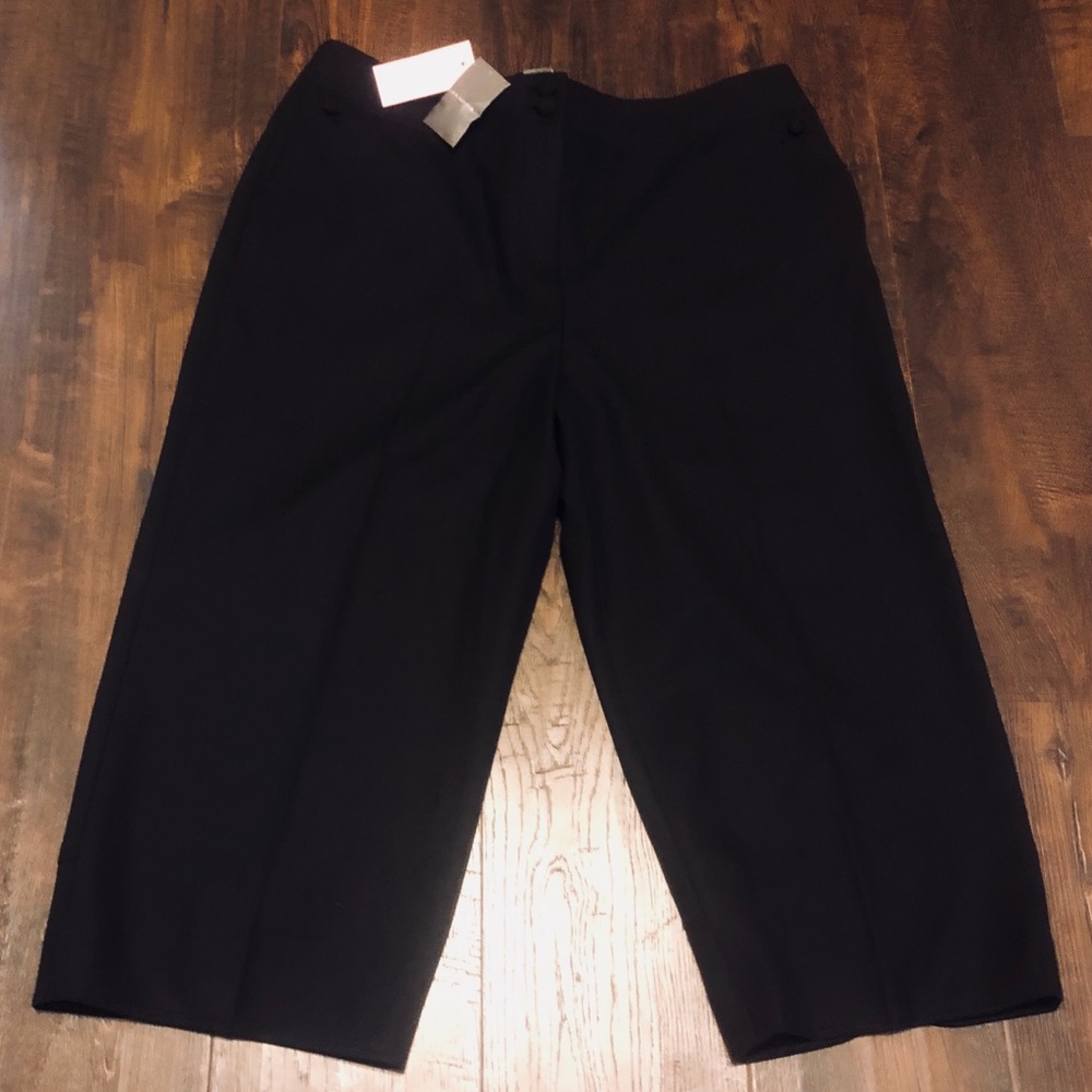 Ann Taylor Petites: ‘Margo’ Black Cropped Pants
